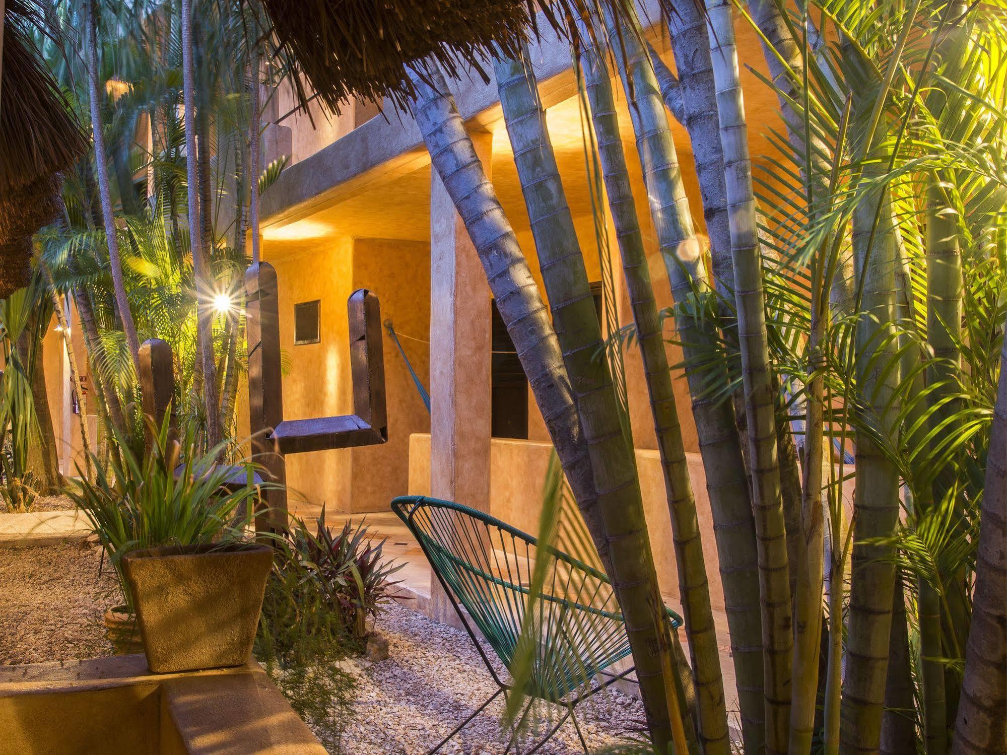 Barrio Latino Hotel Riviera Maya Playa del Carmen Exterior foto
